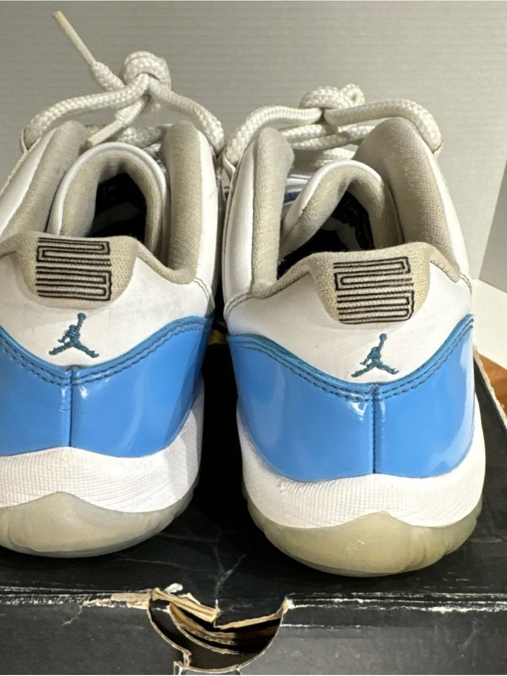 Jordan 11 Retro Low UNC 2017  (528895-106) Men’s Size 8